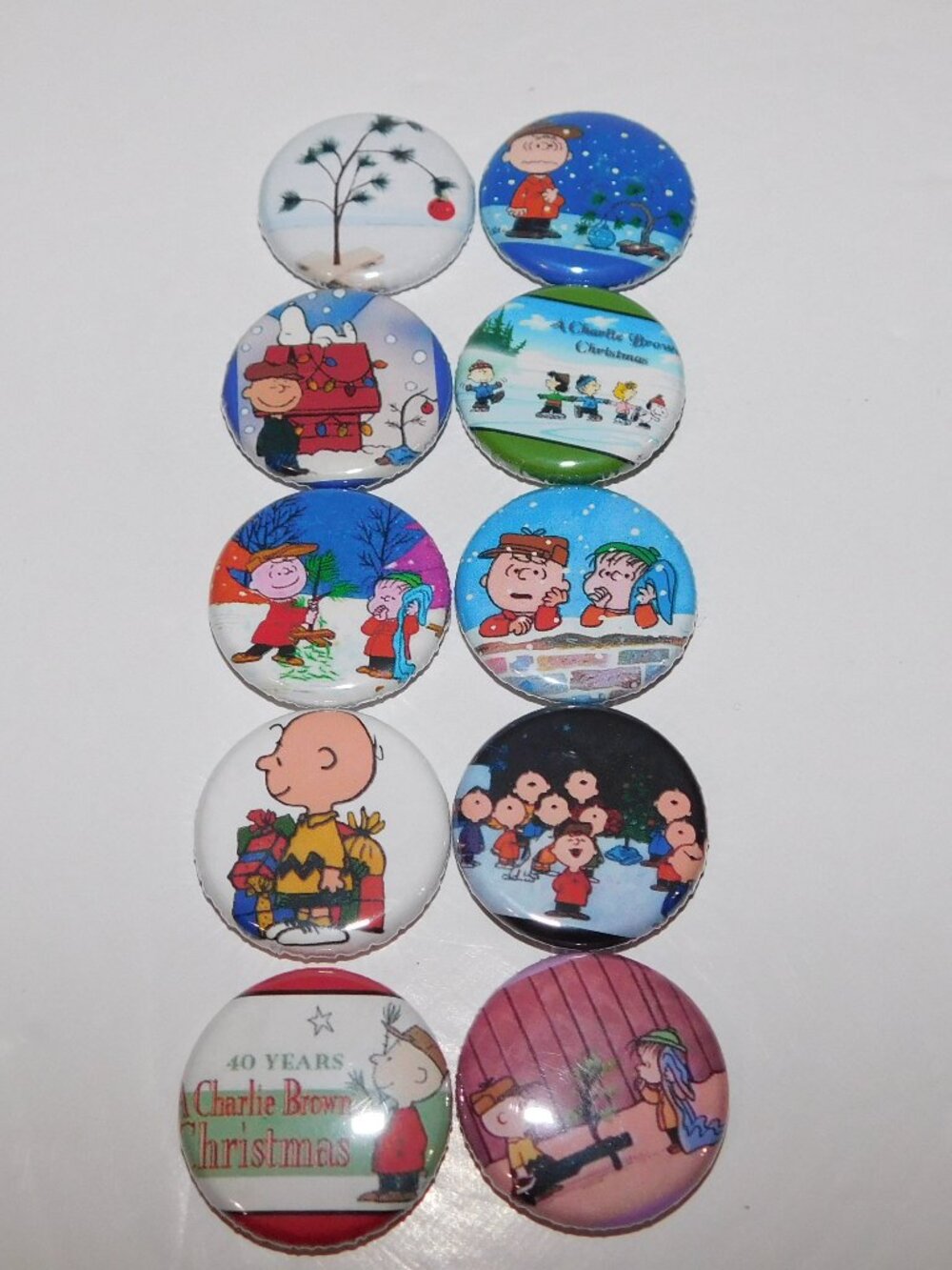 Set of 10 Vintage 1990 Peanuts Christmas Theme 40 years 1" Pins / Buttons